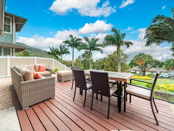 Your Dream Hawaiian Retreat Awaits in Makaha Valley - Luxury 4-Bedroom Home